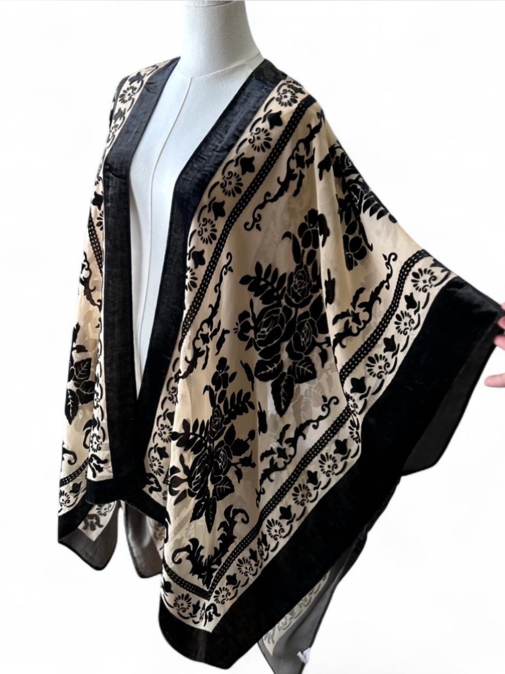 Natural Life NWOT Burnout Velvet Kimono Coverup Floral Whimsical OS Bohemian